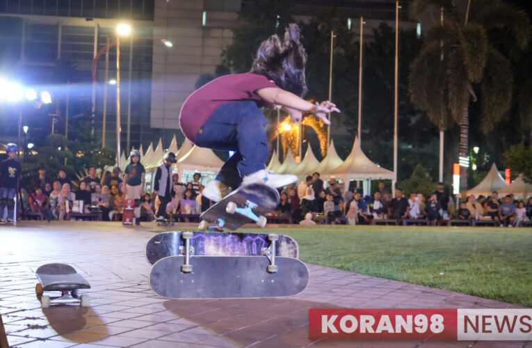 Aksi Anak Muda di Medan Memukau dengan Keahlian Skateboard Mereka
